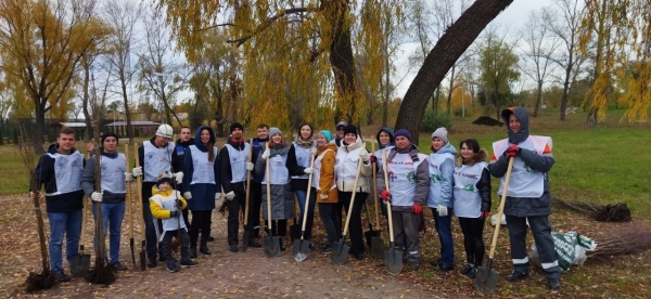 Молодёжь Балаковских теплосетей участвует в экологической акции.